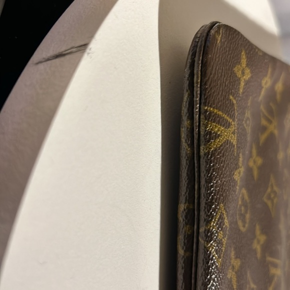 Vintage Louis Vuitton monogram Pochette Pliante clutch Circa 70s. - Picture 12 of 16